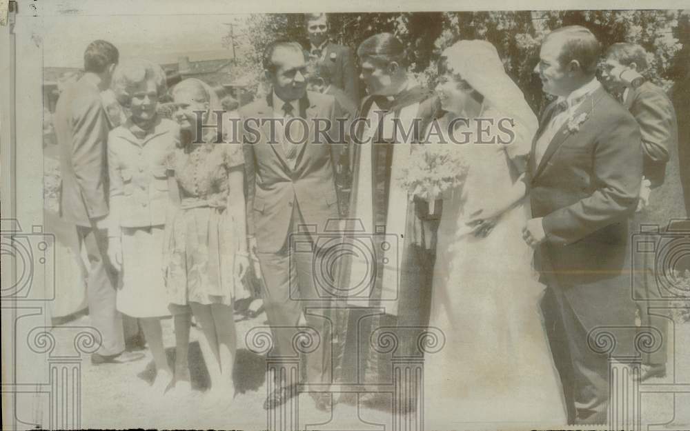 1970 Press Photo Pres. Richard Nixon, family attend wedding in Newport Beach, CA- Historic Images