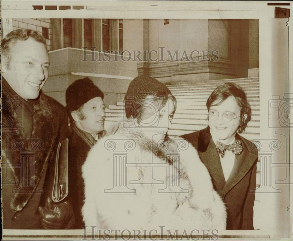 1972 Press Photo Author Clifford Irving and his wife, Edith with lawyers in NY- Historic Images