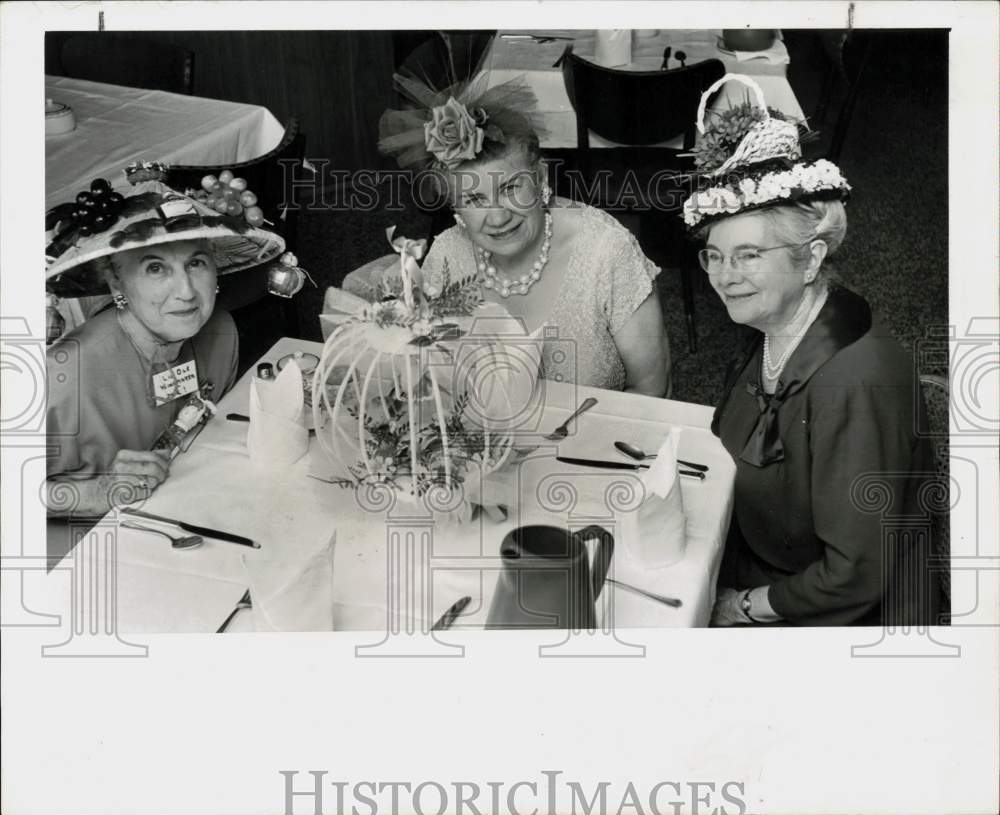 1964 Press Photo Retired Officers Wives and Widows Club Holds Hats Luncheon- Historic Images