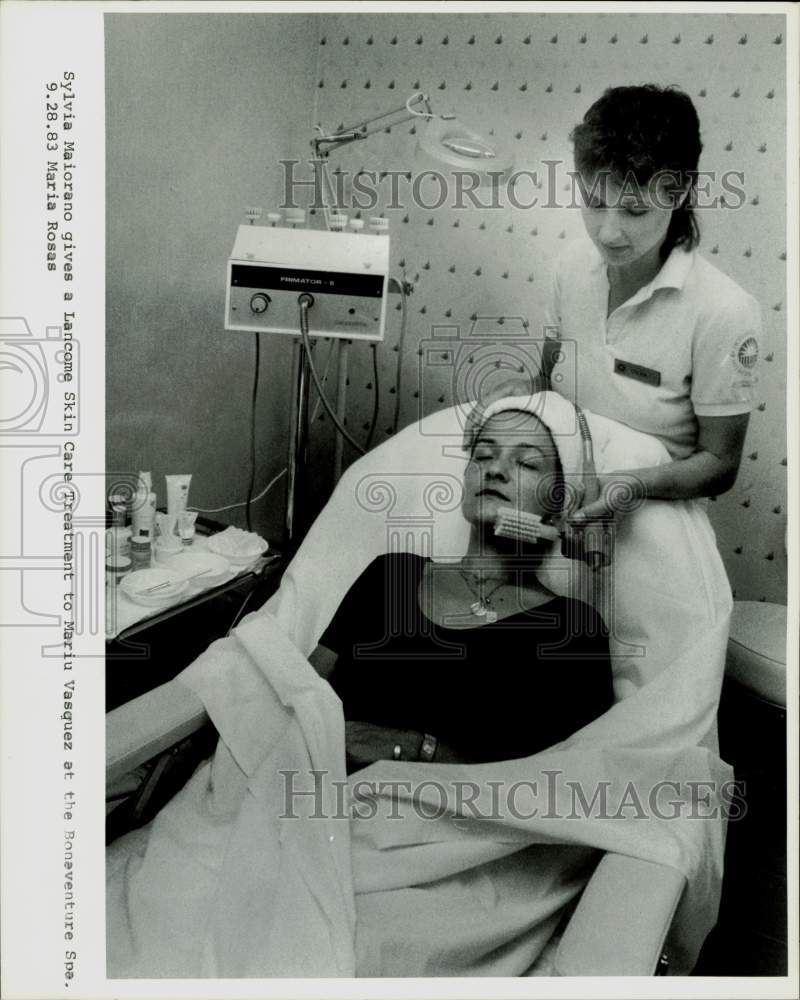 1983 Press Photo Sylvia Maiorano gives treatment to a client at Bonaventure Spa- Historic Images