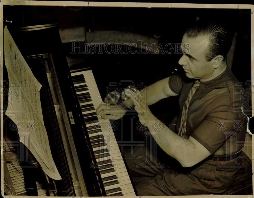 1937 Press Photo Jose Iturbi, guest conductor of Minneapolis Symphony- Historic Images