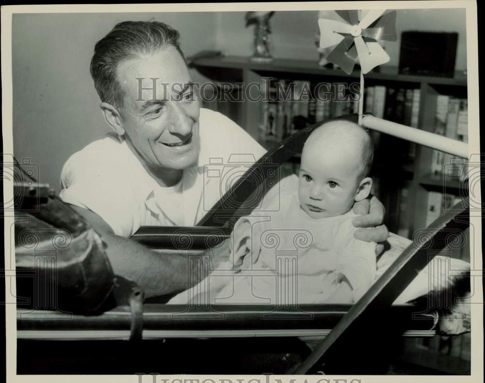 1947 Press Photo Charles Danielson of Miami Springs poses with his foster child- Historic Images