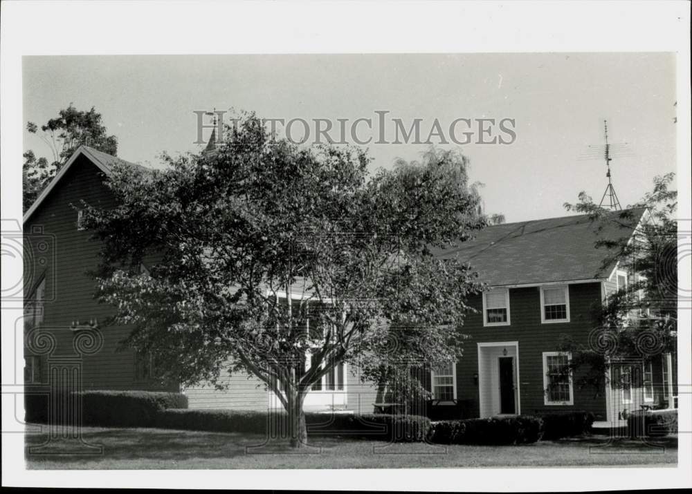 1990 Press Photo A view of the Albert Schweitzer Center in Great Barrington, MA- Historic Images