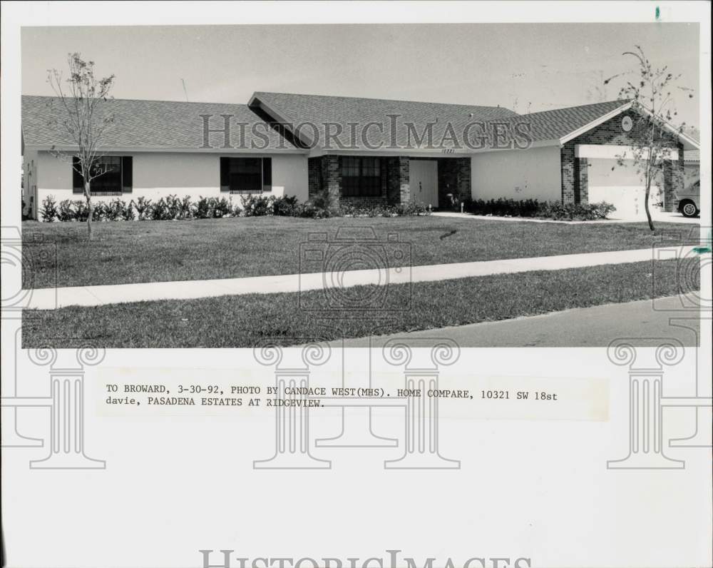 1992 Press Photo General view of a property in Pasadena Estates at Ridgeview, FL- Historic Images