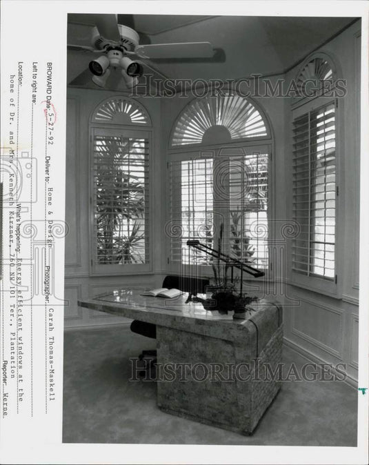 1992 Press Photo Big windows at the home of Doctor and Mrs. Kenneth Kirzner- Historic Images