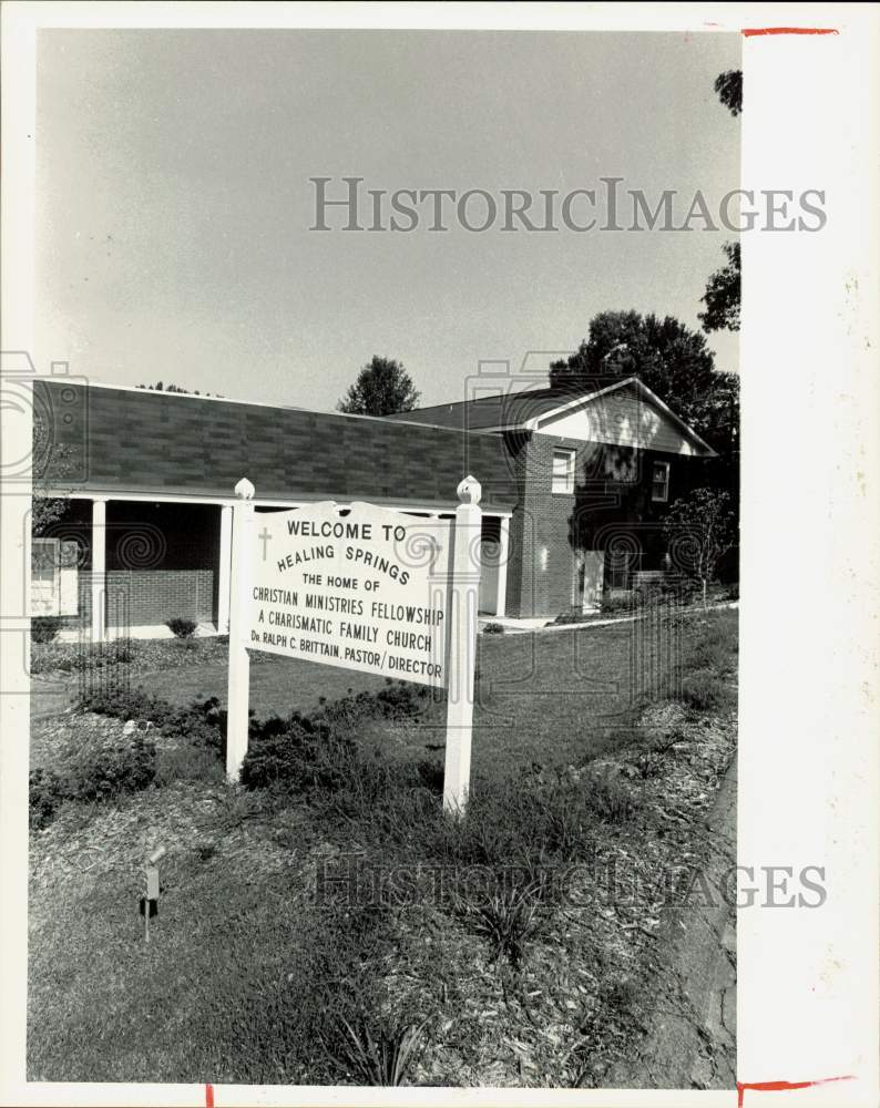 1987 Press Photo Sign outside Christian Ministries Fellowship Church in Hickory- Historic Images