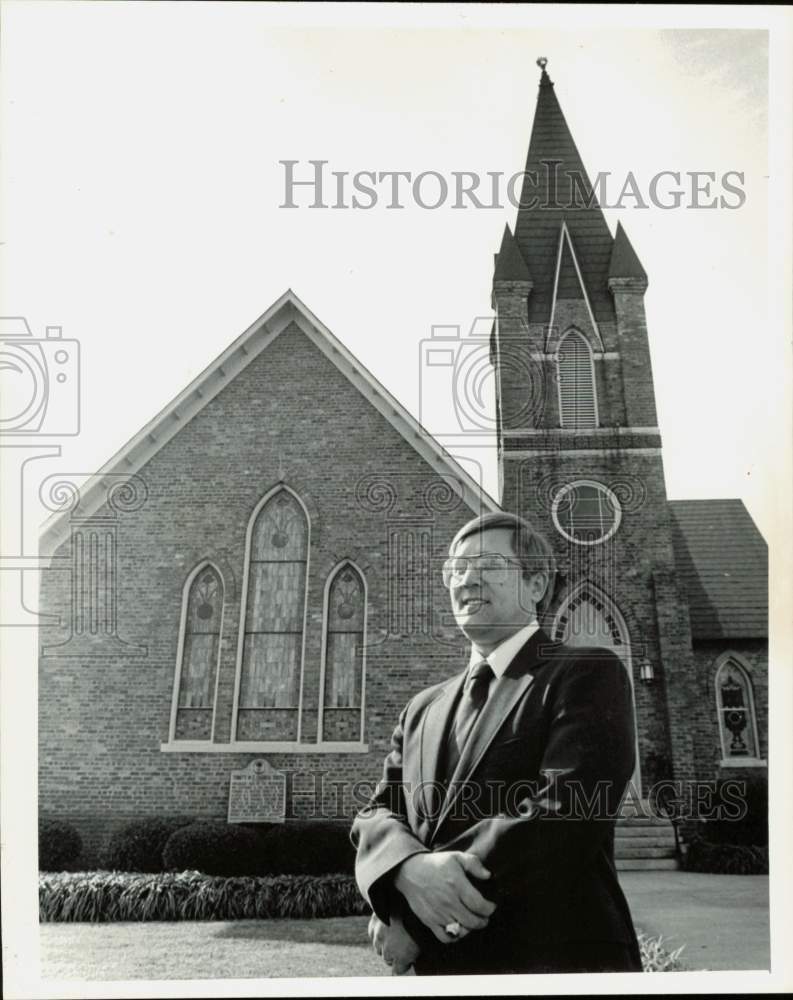 1987 Press Photo Pastor Herbert Franklin of Trinity United Methodist Church- Historic Images