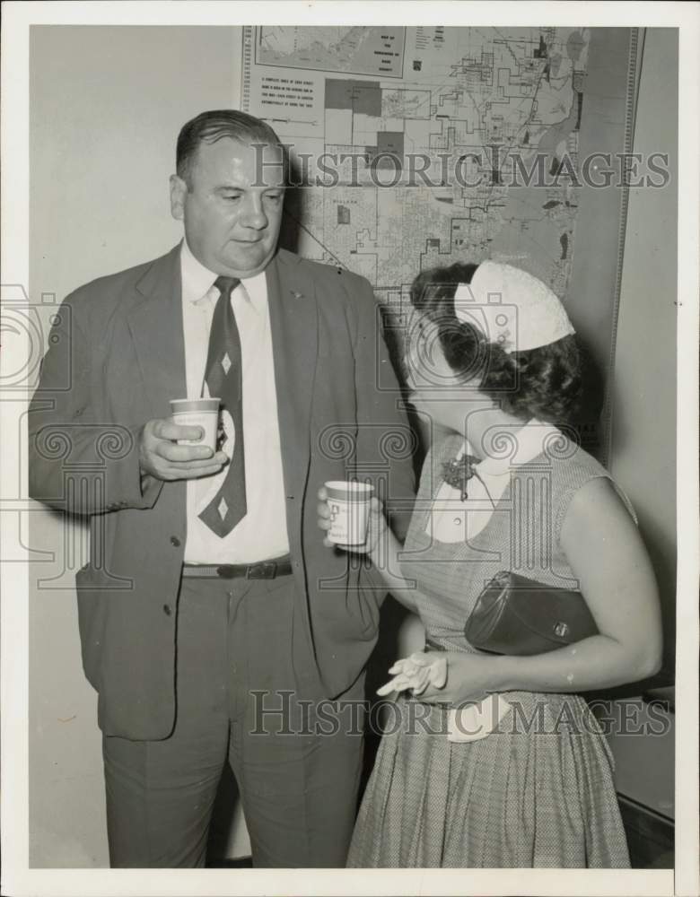 Press Photo Mr. and Mrs. James Roberts at inquest into death of daughter Judy- Historic Images