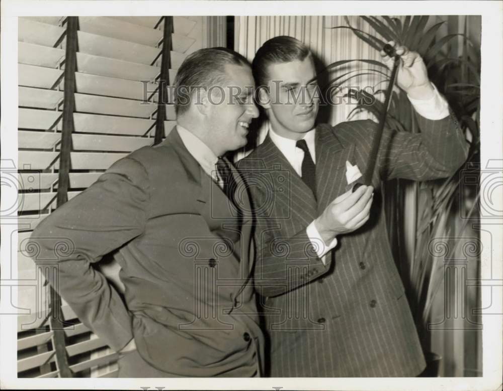 Press Photo Elliot and Franklin D. Roosevelt, Jr. in their Philadelphia Hotel- Historic Images