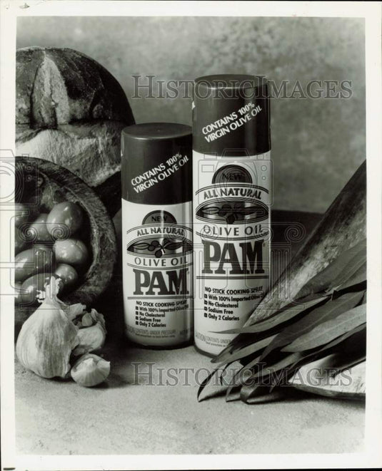 1989 Press Photo Pam's Olive Oil Non-Stick Cooking Spray on display - lra36161- Historic Images