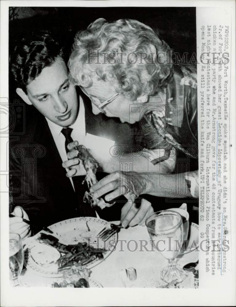 1962 Press Photo Mrs. George Armstrong and Leonidas Lipovetsky in Fort Worth- Historic Images