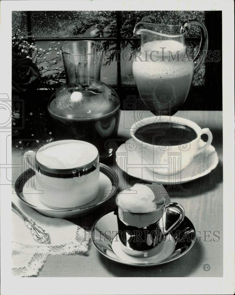 1988 Press Photo Coffee service in various cups - lra42086- Historic Images