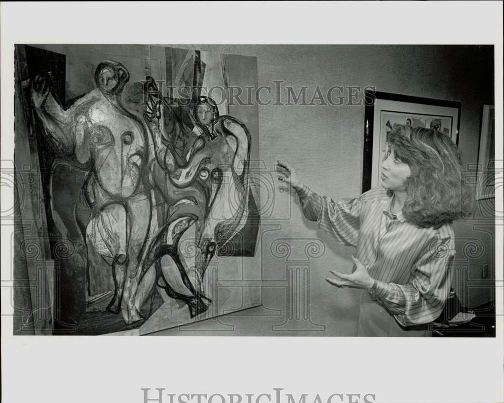 1991 Press Photo Peggy Silver describes art of Arp Kovacs at Yacht Club- Historic Images