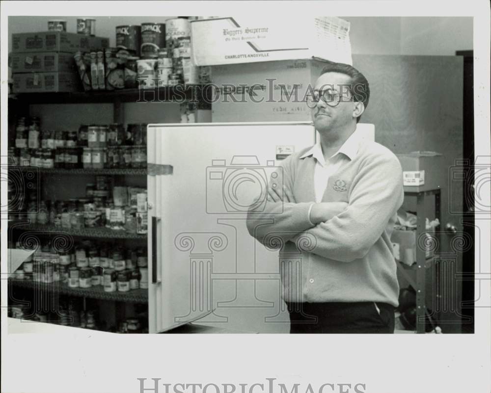 1988 Press Photo The Reverend James Sessoms at Sharing Station in Monroe- Historic Images