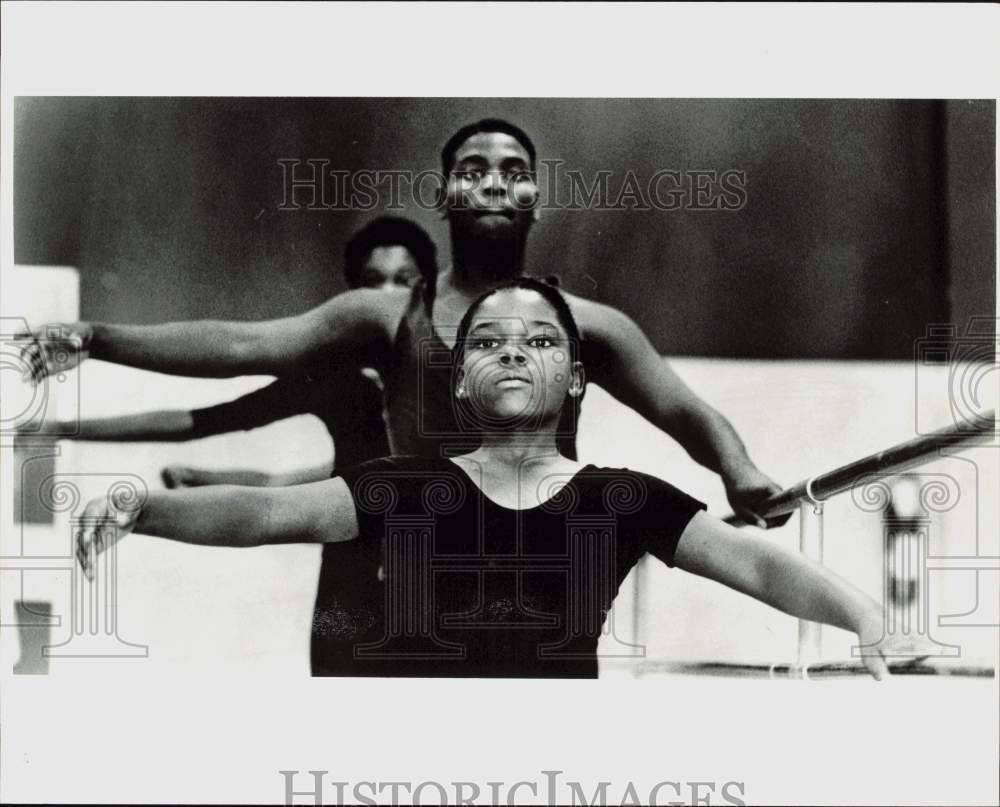 1986 Press Photo Fareedha Williams and Tony Morris in test after ballet course- Historic Images