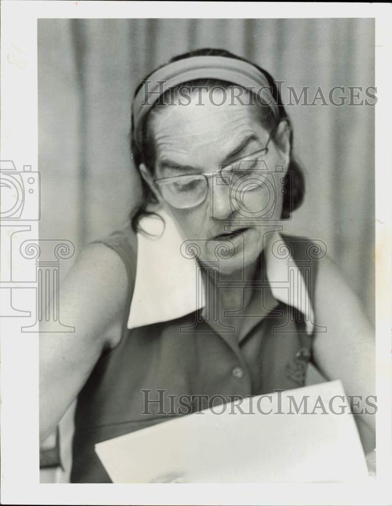 1976 Press Photo Mrs. Elizabeth O&#39;Brien, resident of Horizon development- Historic Images