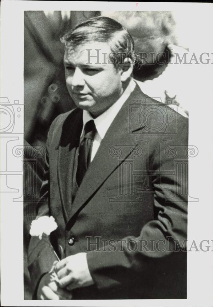 1977 Press Photo Father of murder victims Fred Beaudoin at memorial, Connecticut- Historic Images