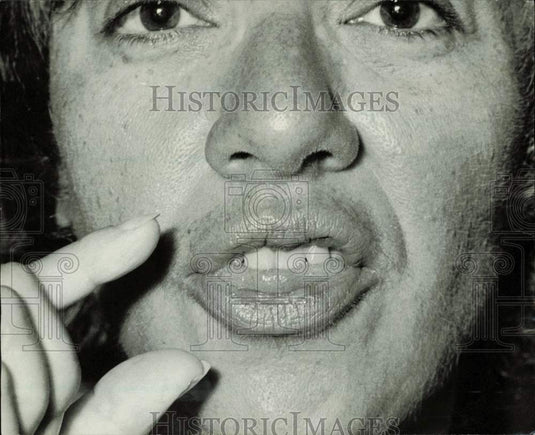 1977 Press Photo Rita Tikotsky showing proper pronunciation - lra53623- Historic Images
