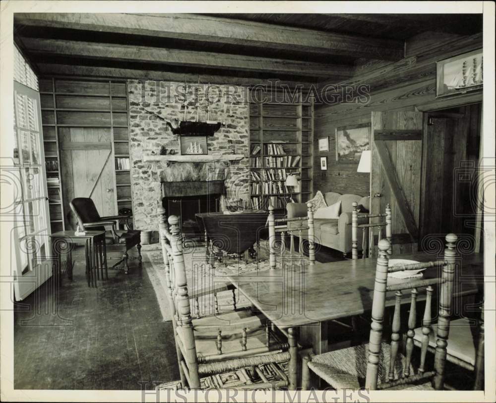 Press Photo Living room inside home - lra53881- Historic Images