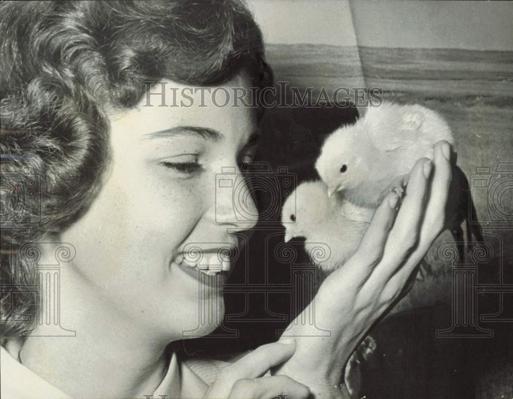 1956 Press Photo Miami Jackson sophomore Frances Burpeau with baby chicks- Historic Images