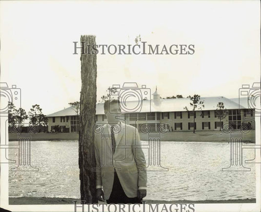1966 Press Photo Director William Burt on St. Andrews' campus in Boca Raton- Historic Images