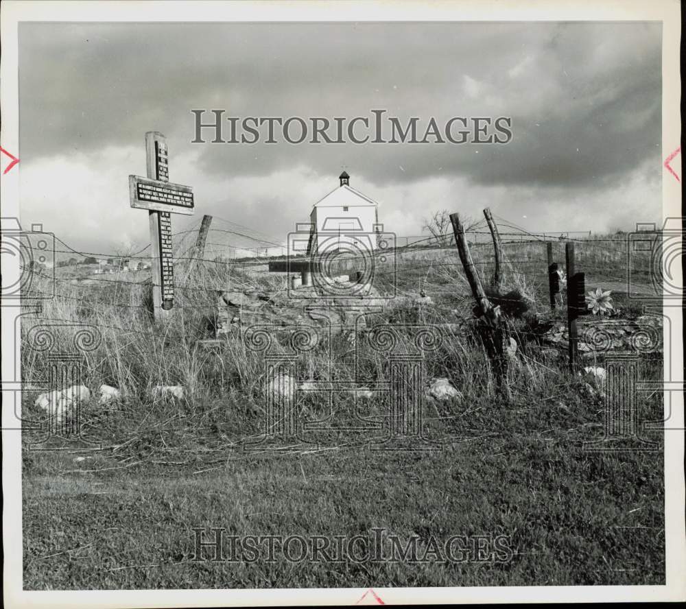 1963 Press Photo A cemetery in the back of St. Catherine&#39;s Church in Hornitos- Historic Images