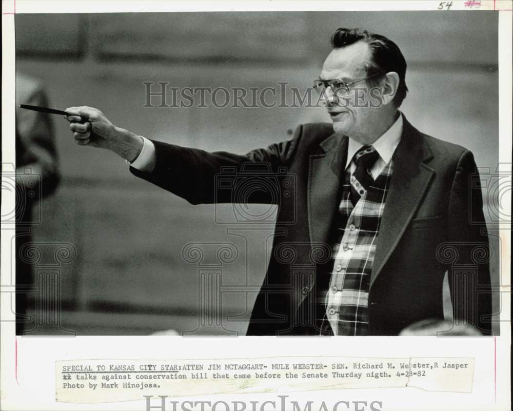 1982 Press Photo Senator Richard Webster Speaks Against Conservation Bill- Historic Images