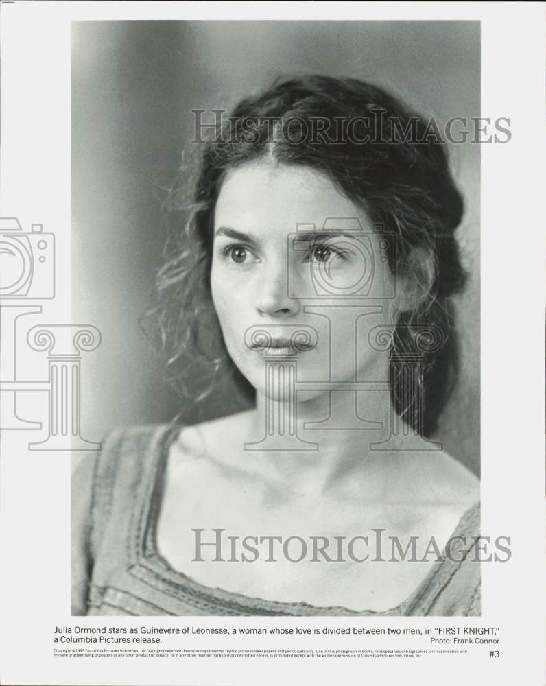 1995 Press Photo Julia Ormond stars in film &quot;First Knight&quot; - lra66252- Historic Images