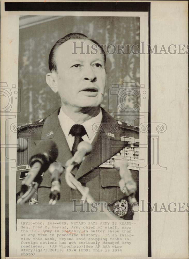 1974 Press Photo Army General Fred Weyand speaks to press - lra67474- Historic Images