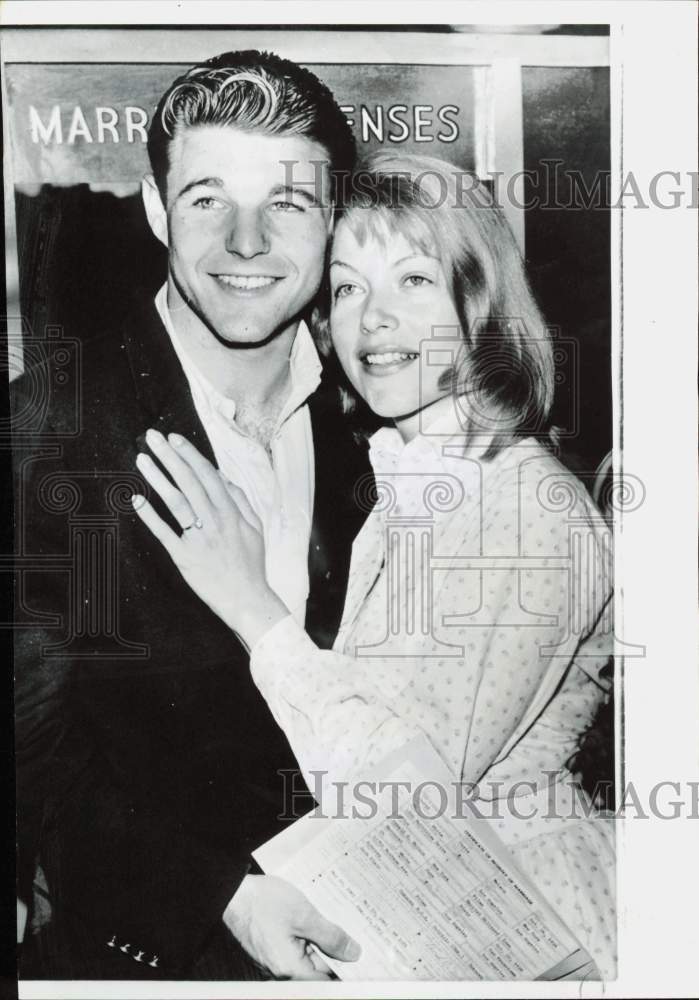 1961 Press Photo David Nelson &amp; June Blair obtain marriage license in California- Historic Images