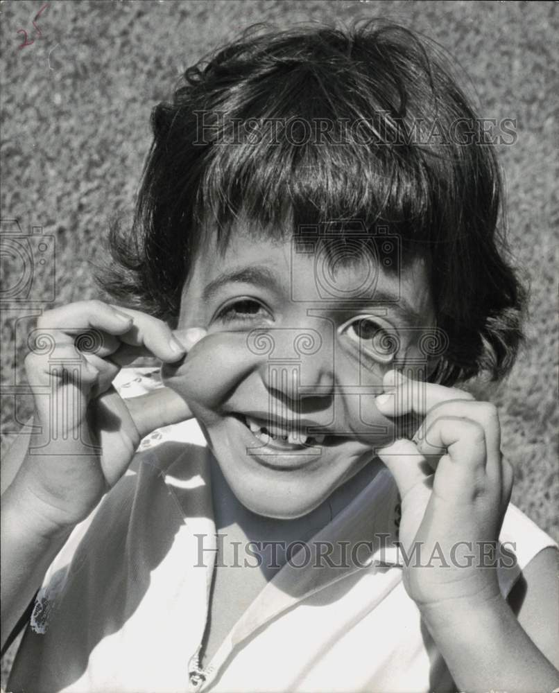 1959 Press Photo Karen Madan making a funny face in Miami - lra70889- Historic Images