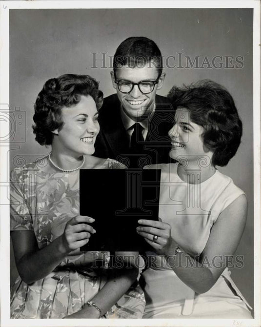 1964 Press Photo Bible College Students Pat Cardy, Perry Downs & Sandra Twombly- Historic Images