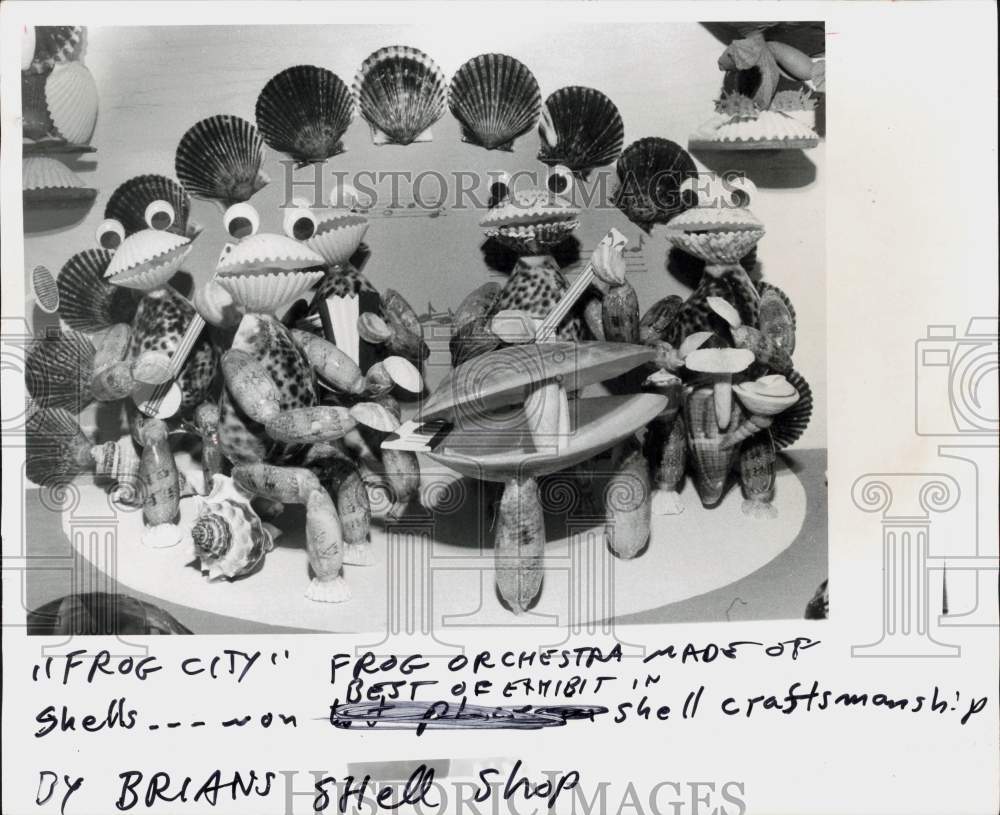 1979 Press Photo &quot;Frog Orchestra&quot; by Wesley Brian on display at the Shell Show- Historic Images