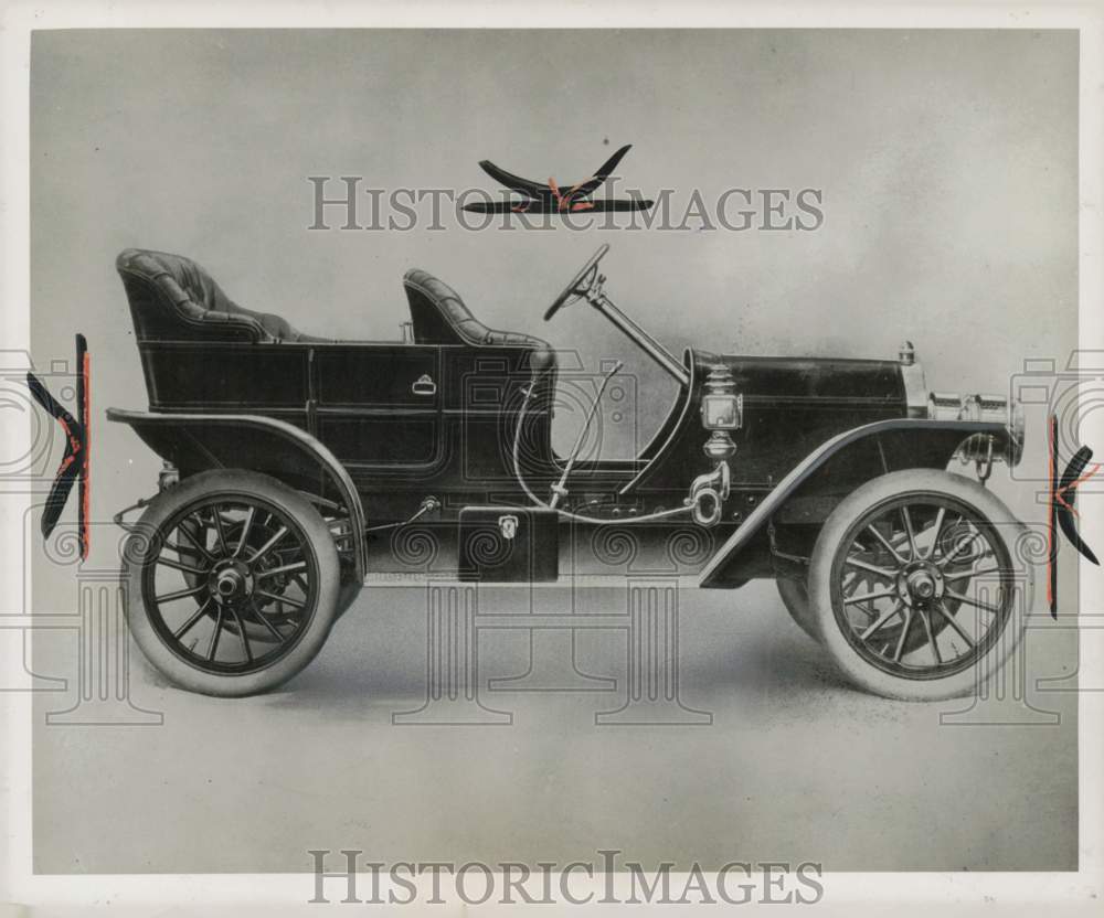 1946 Press Photo The 1907 Oakland automobile, from Oakland Motor Company- Historic Images