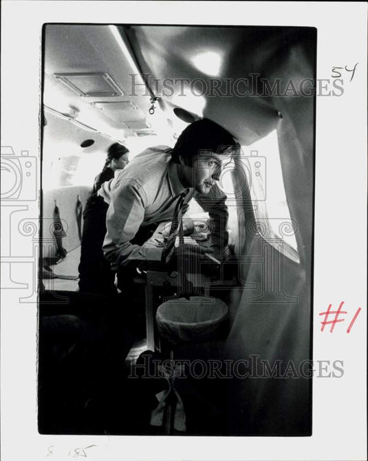 1982 Press Photo Bruce Montgomery checks the weather over Vancouver Island- Historic Images