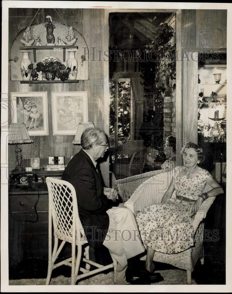 1955 Press Photo The George Henri Gubelmanns relaxing at their home, Palm Beach- Historic Images