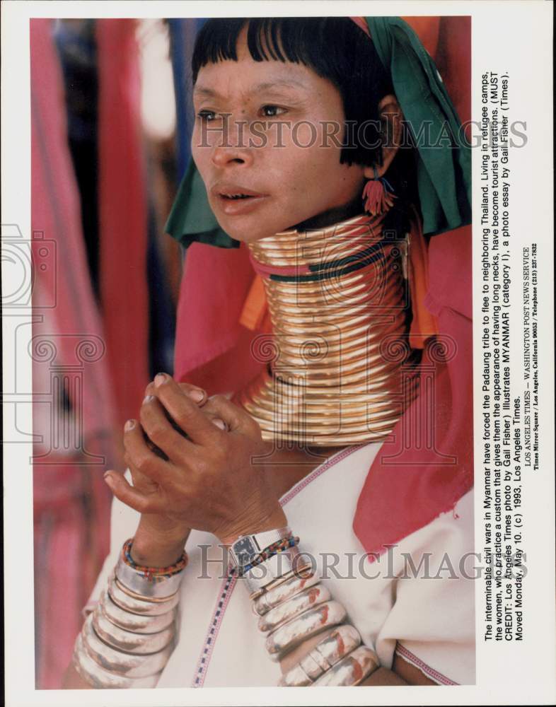 1993 Press Photo Woman from Padaung tribe living in refugee camp in Thailand- Historic Images