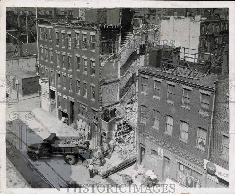 1957 Press Photo View of collapsed building in Boston, Massachusetts - lra84887- Historic Images