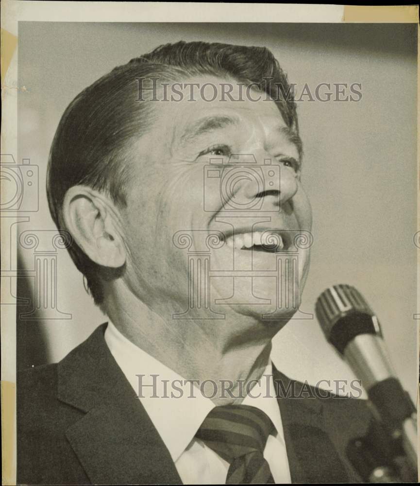 1976 Press Photo Ronald Reagan speaks during presidential nomination campaign- Historic Images