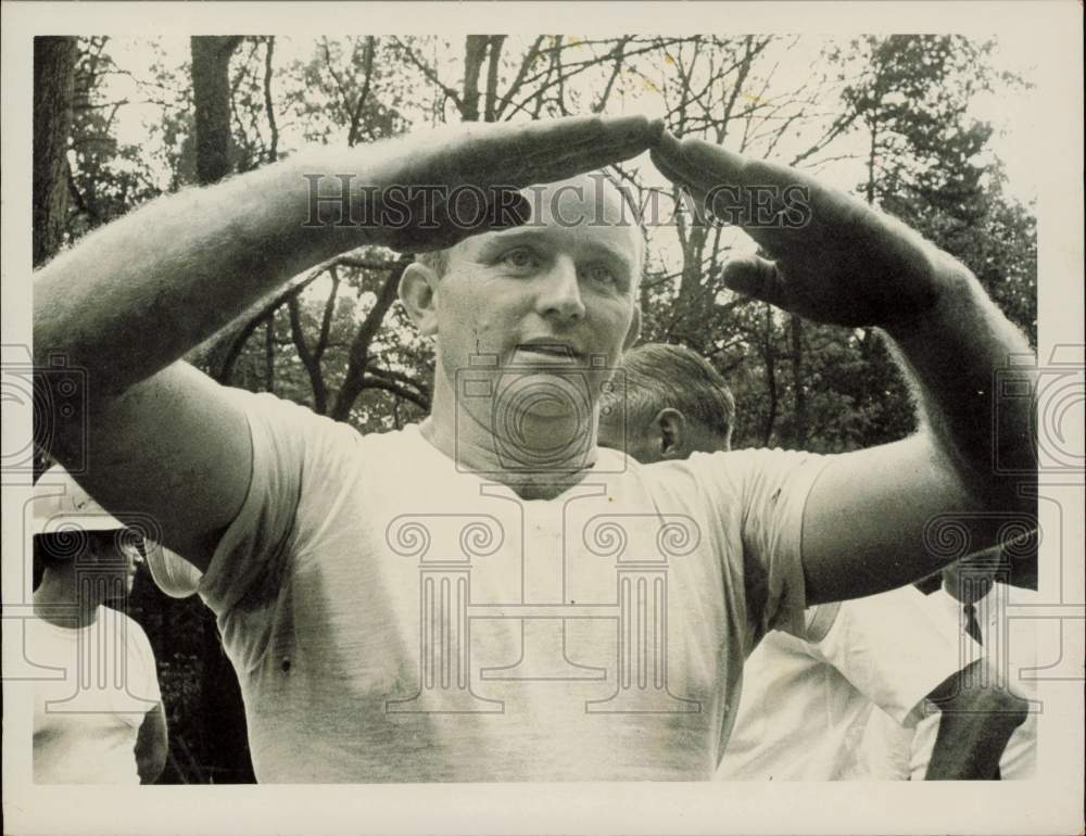 1967 Press Photo Thomas Conner describes details of midair collision - lra86116- Historic Images