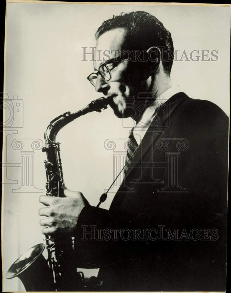 1964 Press Photo Paul Desmond, alto sax player with the Dave Brubeck Quartet- Historic Images