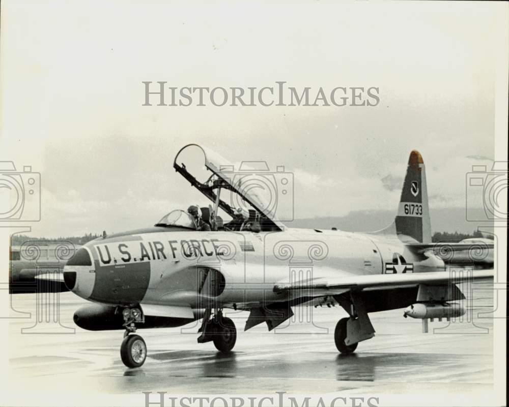 Press Photo U.S. Air Force T-33 Shooting Star Jet Parked on Runway - lra86268- Historic Images