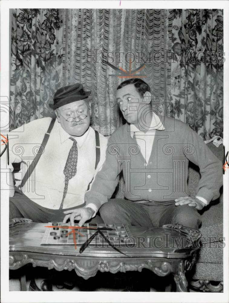 1965 Press Photo Cliff Arquette and Joey Bishop playing checkers - lra86453- Historic Images