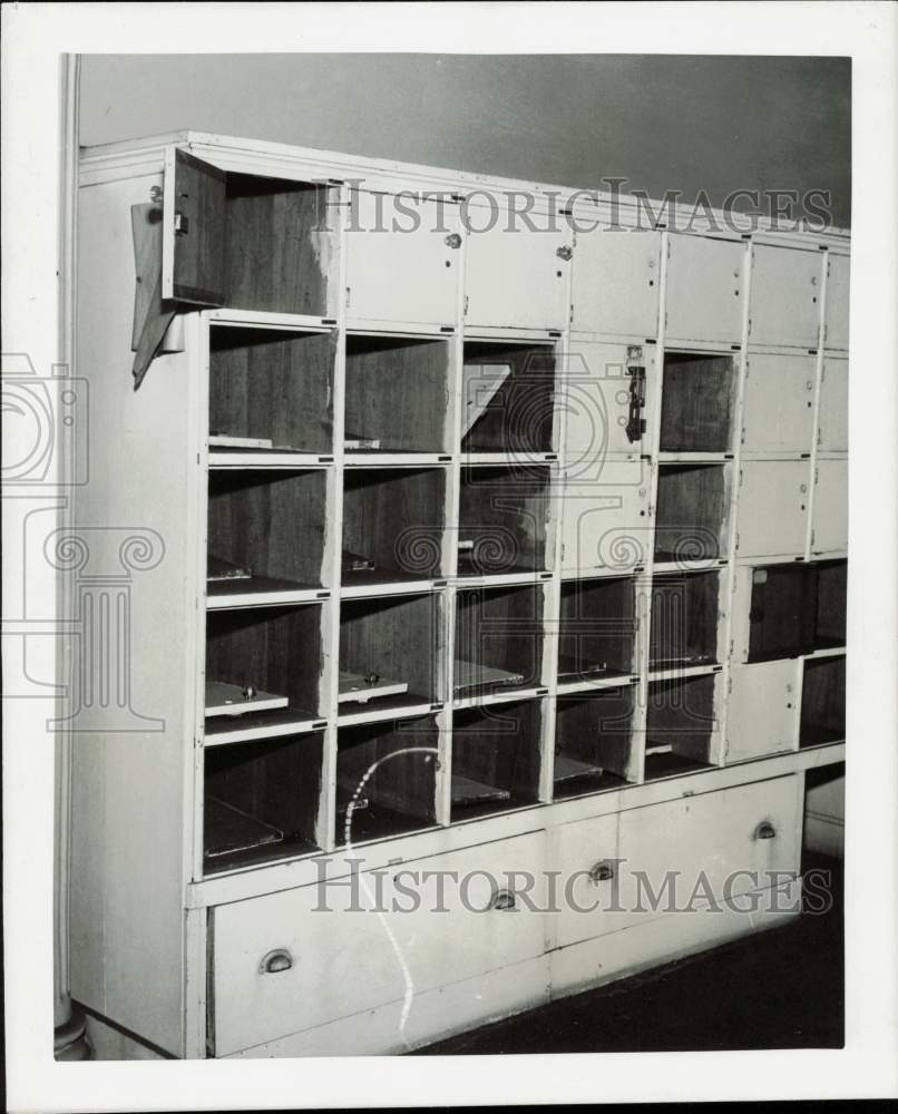 1947 Press Photo Letter cubbies at the Junior College on 11th Locust - lra88558- Historic Images