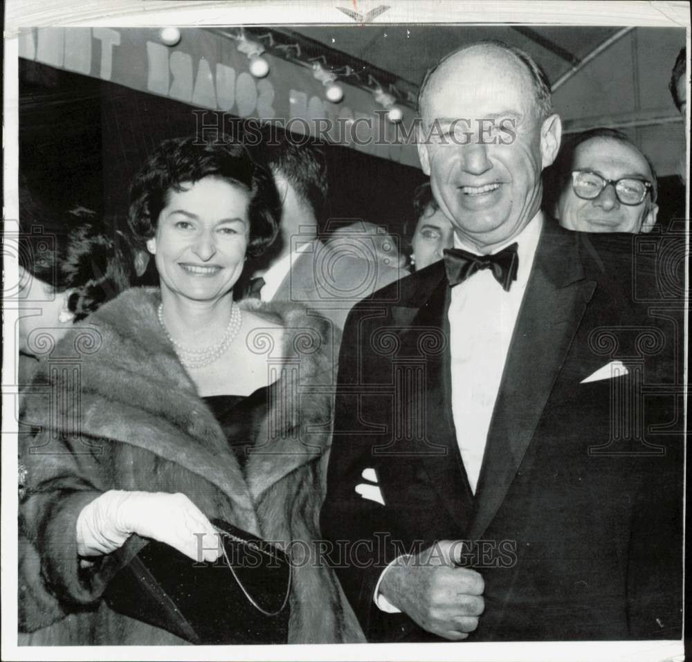 1964 Press Photo Mrs. Lyndon Johnson & Adlai Stevenson attend show in New York- Historic Images