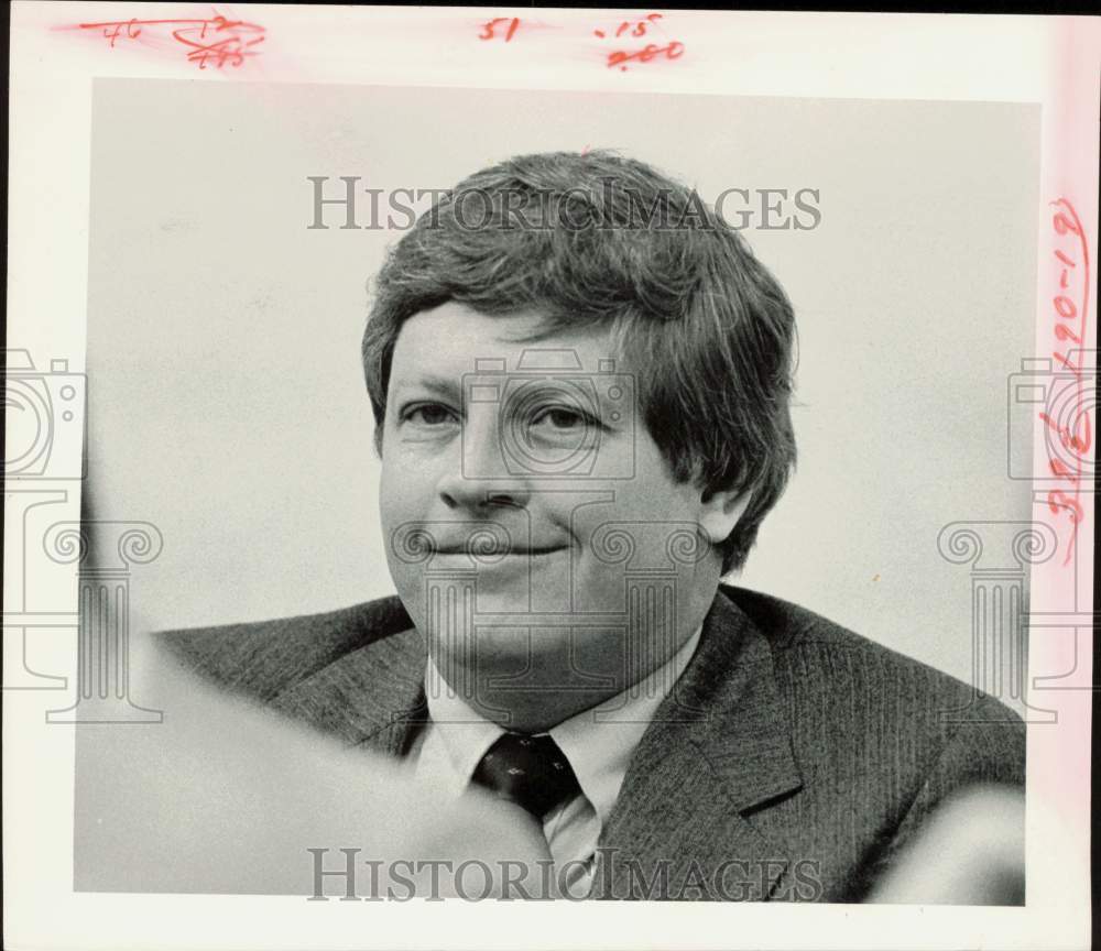 1985 Press Photo Representative David Bath of Arvada smiles during meeting, CO- Historic Images