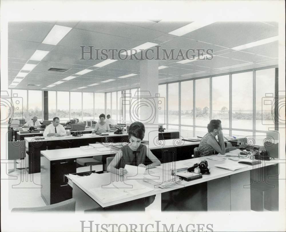 1965 Press Photo Employees working at Sunbeam Electronics Company office- Historic Images