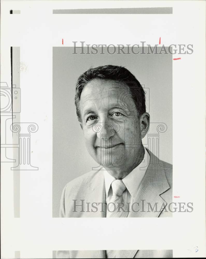 1986 Press Photo Dwight Hamilton, Consular Corps officer - lra90182- Historic Images