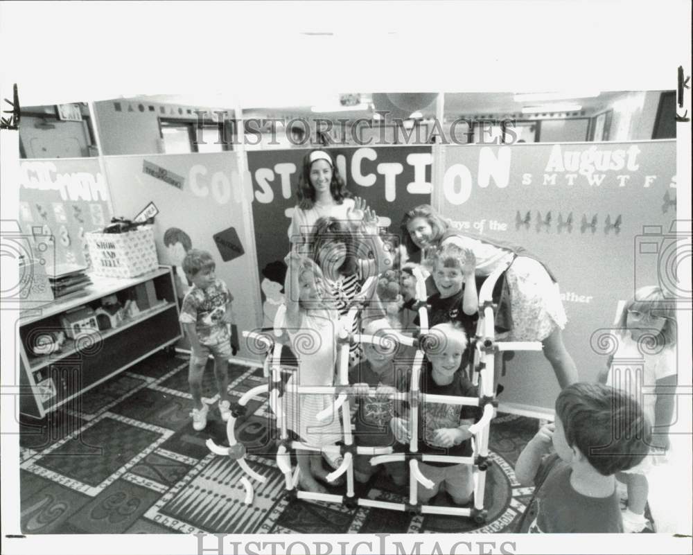 1992 Press Photo Kids and overseers in &quot;jail&quot; they made together at KinderCare- Historic Images