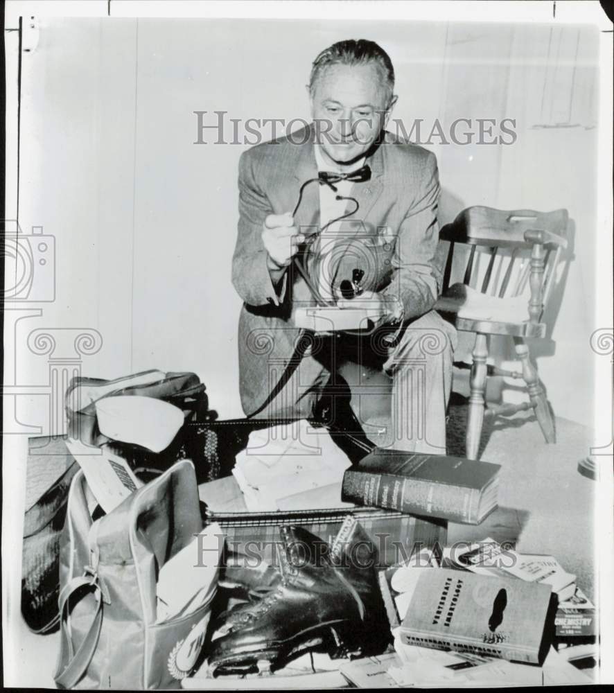 1966 Press Photo Karl Lendl prepares to leave for Vienna Medical School- Historic Images